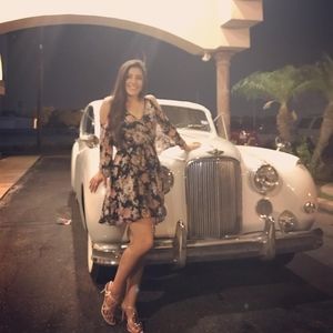 Meet your Posher, Genifer